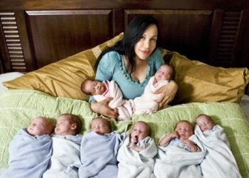 Им уже по 13 лет. Как сложилась судьба и как сегодня выглядят первые в мире восьмерняшки и их мама