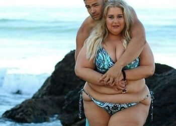 Слушай, с тобой на ПЛЯЖ выйти — это КРАНТЫ как СТРЕМНО. Так что в отпуск я рвану один, без тебя. — бросил муж.